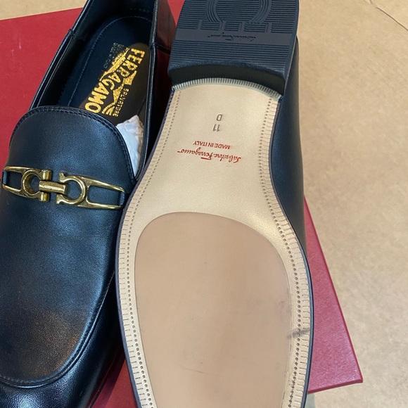 Brand new never worn Salvatore Ferragamo size 11 - Picture 2 of 3